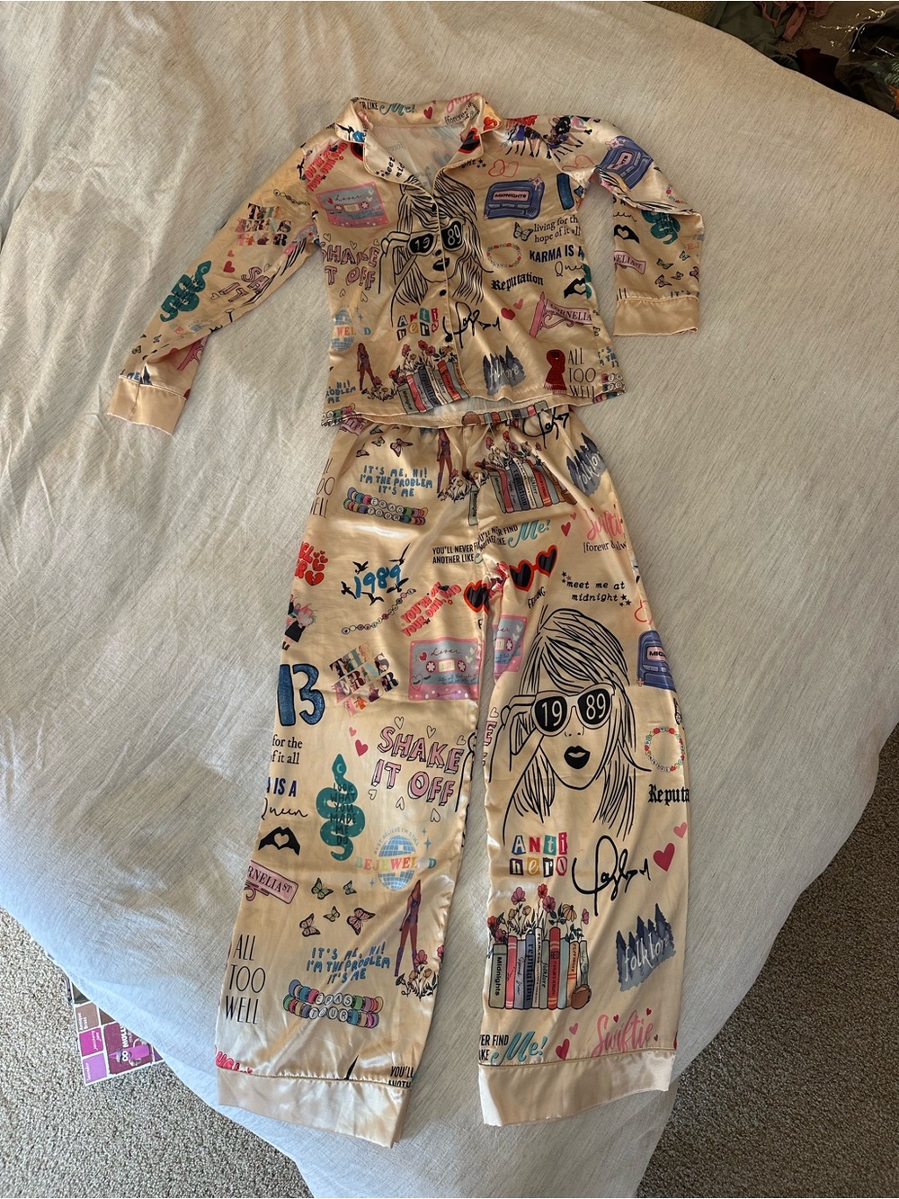 Women’s Taylor Swift silky Pajama Set